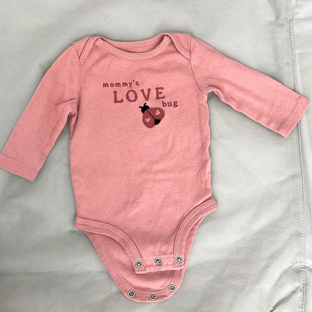 Mommy’s love bug long sleeve onesie size 3 months- EUC